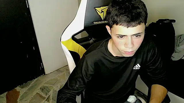 Snapshot of bby_santi chatting on October 2025 05:22:02 PM bby santi online show from October 2025 05:22:02 PM