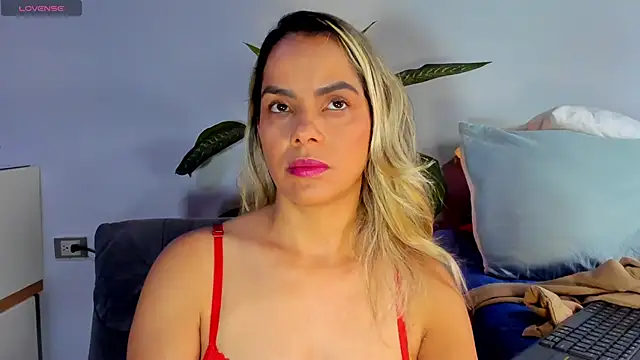 ClaraMariaMon online show from February 2025 04:41:02 PM