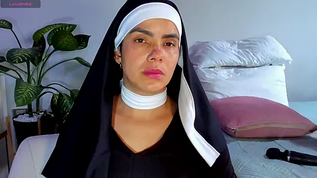 ClaraMariaMon online show from February 2025 05:20:02 PM