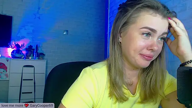 SuchCute online show from March 2025 01:57:02 PM