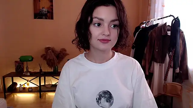 Snapshot of CuteRuby99 chatting on October 2025 10:47:01 AM CuteRuby99 online show from October 2025 10:47:01 AM