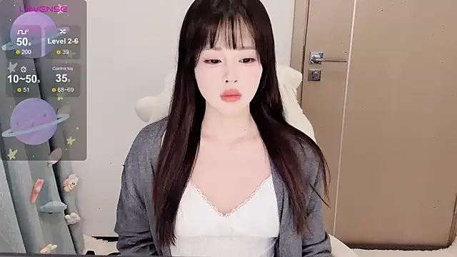 Snapshot of Mini-X chatting on October 2025 10:48:01 AM Mini-X online show from October 2025 10:48:01 AM