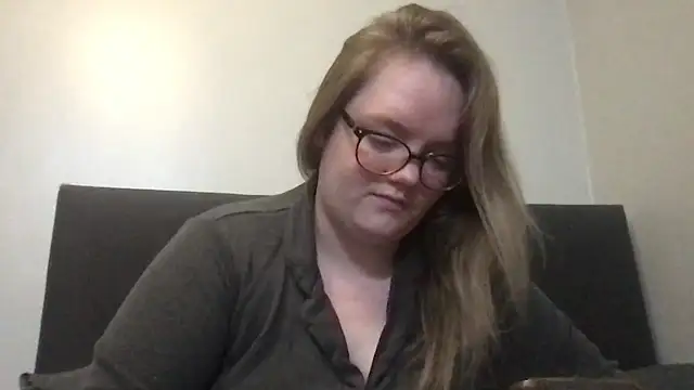 honeyyy24 online show from November 2025 12:32:02 AM