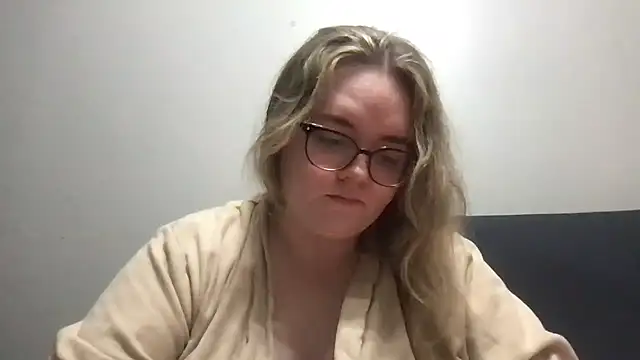 honeyyy24 online show from March 2026 10:35:02 PM