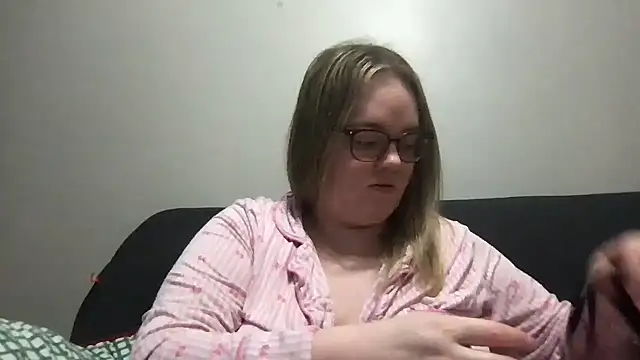 honeyyy24 online show from March 2026 08:13:01 PM