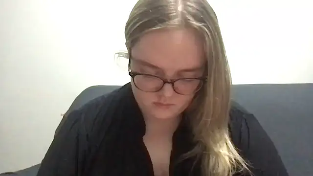 honeyyy24 online show from April 2026 07:58:02 PM