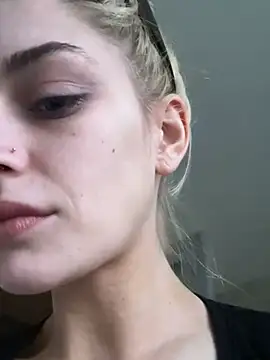 Lolitaxlola online show from March 2025 05:47:02 PM