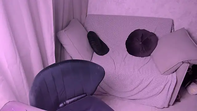 kirraa  online show from February 2025 10:34:02 PM