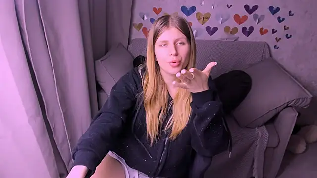 kirraa  online show from February 2025 07:39:01 PM