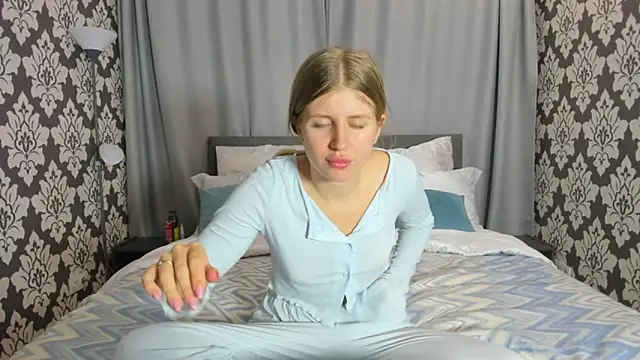 kirraa  online show from October 2025 04:15:02 PM