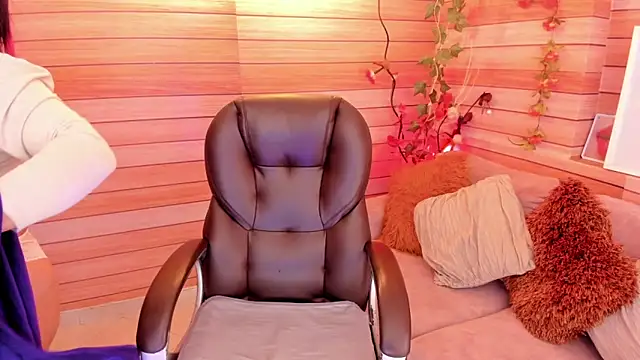 marien thomson  online show from February 2025 06:08:02 AM