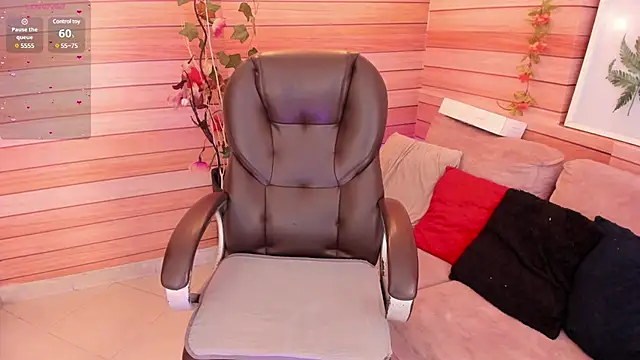 marien thomson  online show from March 2025 03:22:02 AM