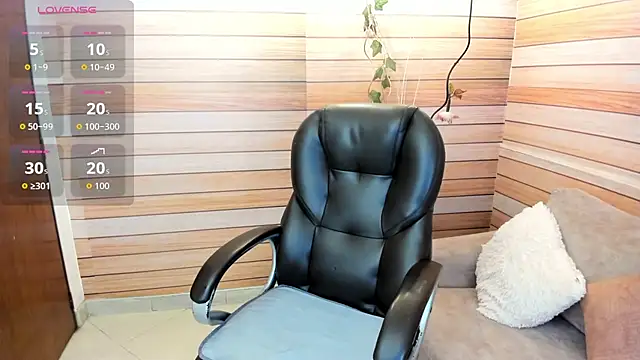 marien thomson  online show from October 2025 01:45:01 AM