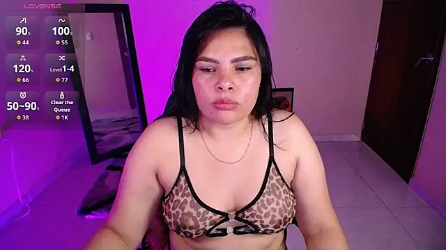 Snapshot of goddess_valXX chatting on February 2026 06:59:02 PM goddess valXX online show from February 2026 06:59:02 PM