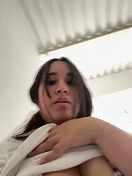 melyescobar online show from March 2025 03:16:02 PM