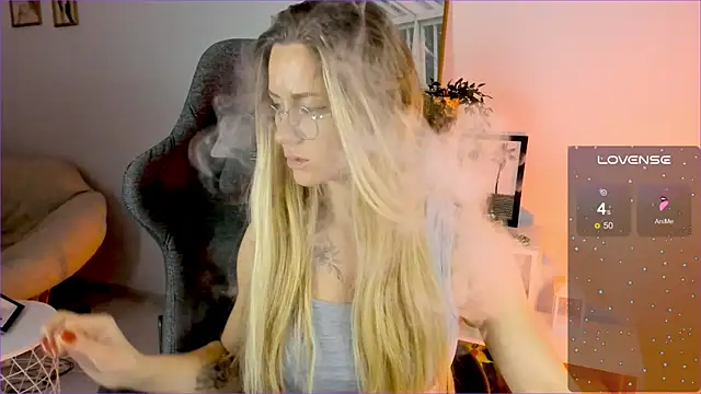 LadyIzabel online show from December 2024 05:15:01 AM