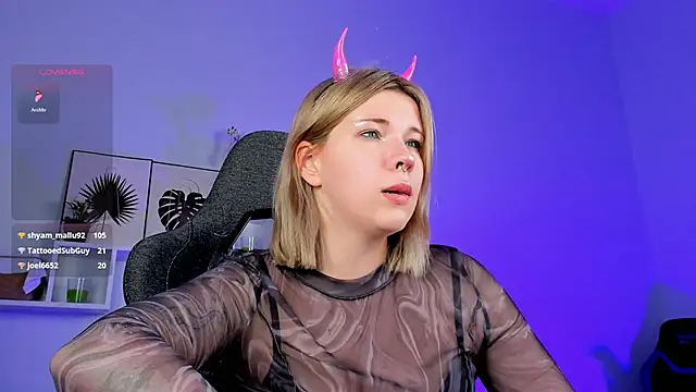 AliceSunday online show from December 2024 02:15:01 PM