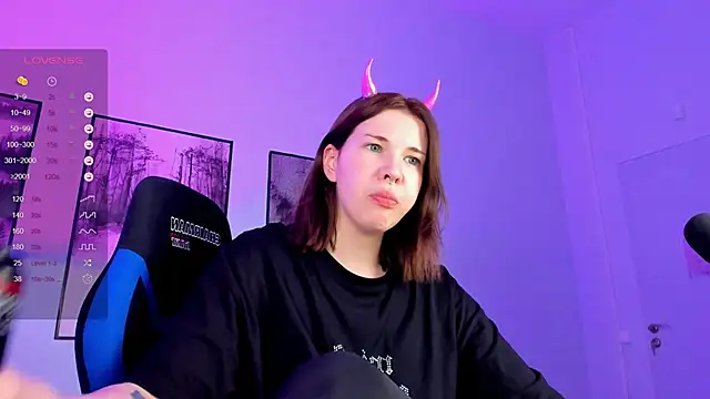 AliceSunday online show from January 2025 05:08:01 PM