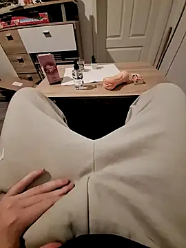 Snapshot of Kevindauerhorny chatting on December 2024 06:27:02 PM Kevindauerhorny online show from December 2024 06:27:02 PM