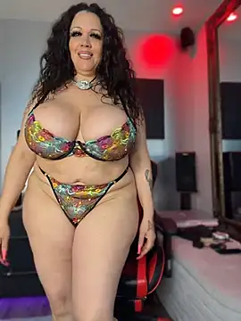 Snapshot of curvyfunlover chatting on June 2026 12:11:02 PM curvyfunlover online show from June 2026 12:11:02 PM