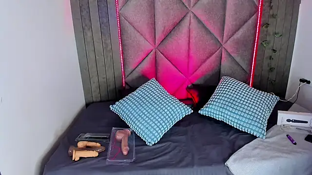 BriaConner  online show from February 2026 02:52:01 AM