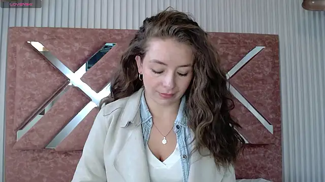  isaabellaa online show from March 2026 01:00:01 PM