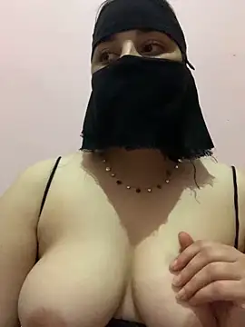 Snapshot of Miss-Soka chatting on December 2024 05:10:01 PM Miss-Soka online show from December 2024 05:10:01 PM