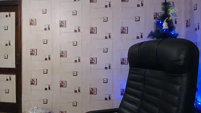 Snapshot of TasyaBigTTs chatting on January 2025 02:42:01 PM TasyaBigTTs online show from January 2025 02:42:01 PM