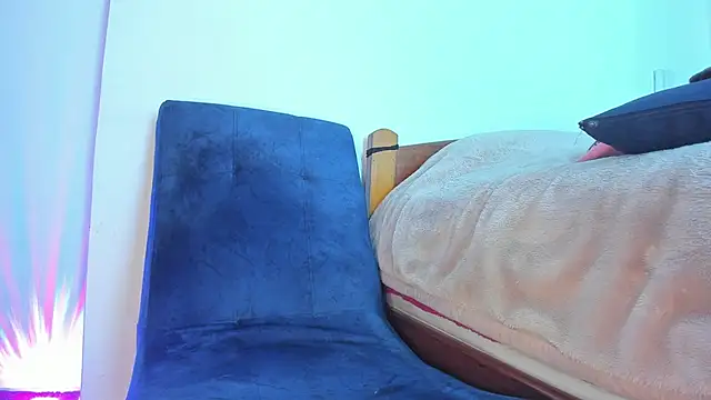 Snapshot of emiily15__ chatting on March 2025 08:28:01 PM emiily15 online show from March 2025 08:28:01 PM