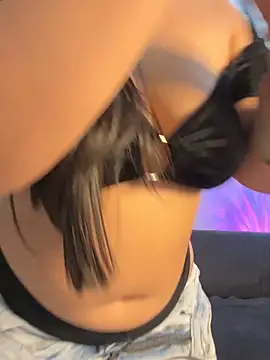 Snapshot of emiily15__ chatting on October 2025 09:15:02 PM emiily15 online show from October 2025 09:15:02 PM