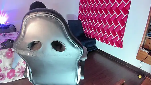 emiily15   online show from April 2026 03:02:01 AM