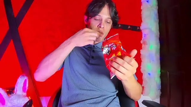 LilOwen  online show from February 2026 07:00:02 PM