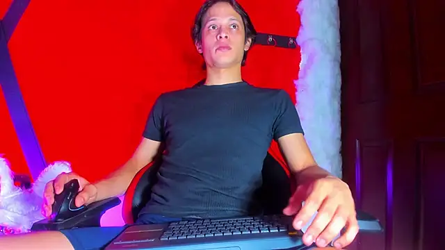 LilOwen  online show from March 2026 04:24:01 PM