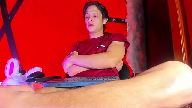 LilOwen  online show from April 2026 06:27:01 PM