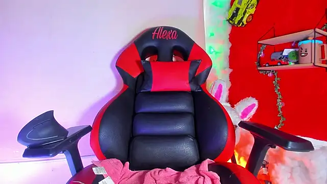 LilOwen  online show from April 2026 09:39:33 PM