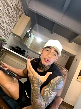 Dominiofit online show from November 2025 12:32:02 AM