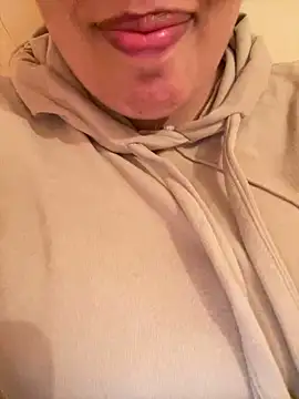 Snapshot of Samarr_9and chatting on January 2025 11:43:02 AM Samarr 9and online show from January 2025 11:43:02 AM