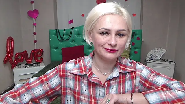 OliviaHorst online show from November 2025 06:18:02 PM