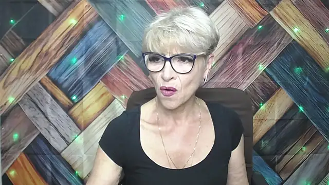 Snapshot of EllaBonito chatting on September 2025 05:29:01 AM EllaBonito online show from September 2025 05:29:01 AM