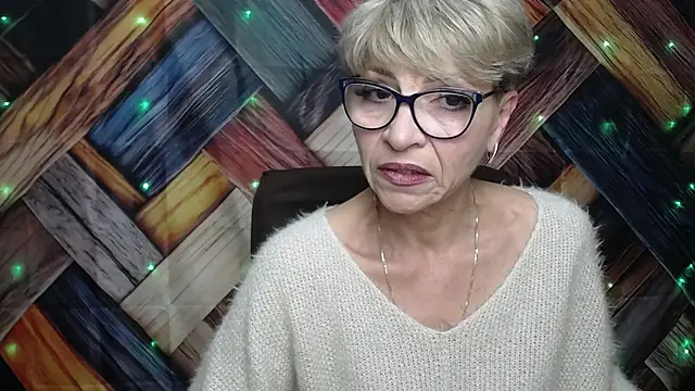 Snapshot of EllaBonito chatting on October 2025 05:26:02 AM EllaBonito online show from October 2025 05:26:02 AM