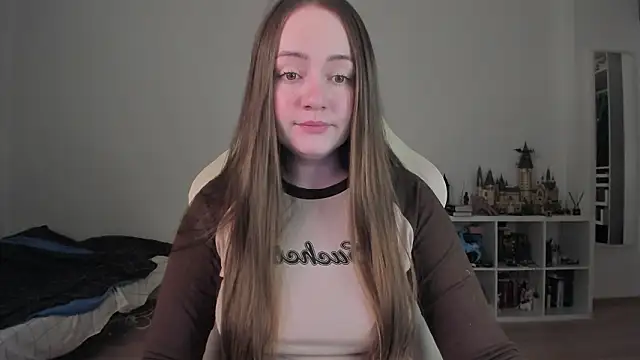 Snapshot of WalkingGirl chatting on February 2026 09:30:02 PM WalkingGirl online show from February 2026 09:30:02 PM