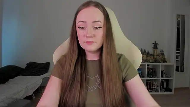 Snapshot of WalkingGirl chatting on March 2026 03:29:01 PM WalkingGirl online show from March 2026 03:29:01 PM