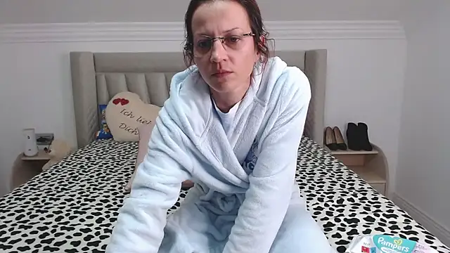 CatWoman0001 online show from November 2025 10:36:01 PM