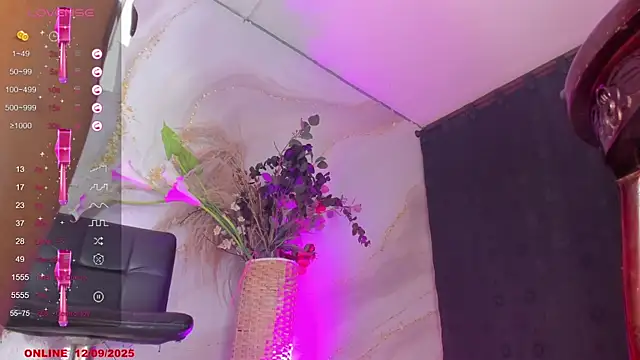 Karla-Ebony online show from September 2025 02:06:01 PM