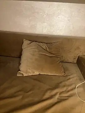 RachaCharmouta online show from November 2025 06:30:01 PM