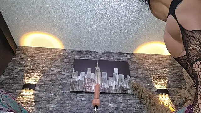 anellejones online show from October 2025 03:58:02 AM