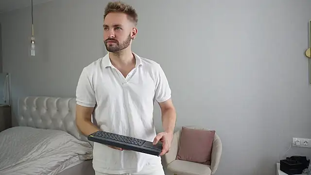 Snapshot of Nik_Sharp chatting on April 2026 08:31:02 AM Nik Sharp online show from April 2026 08:31:02 AM