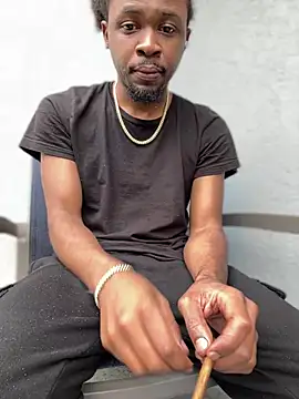 MobyDxck online show from December 2024 06:04:02 PM