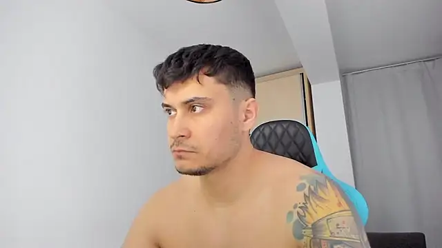 MatMalonne online show from January 2025 02:52:01 PM