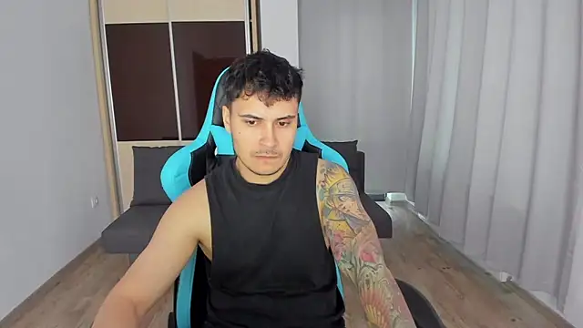 MatMalonne online show from January 2025 02:44:01 PM